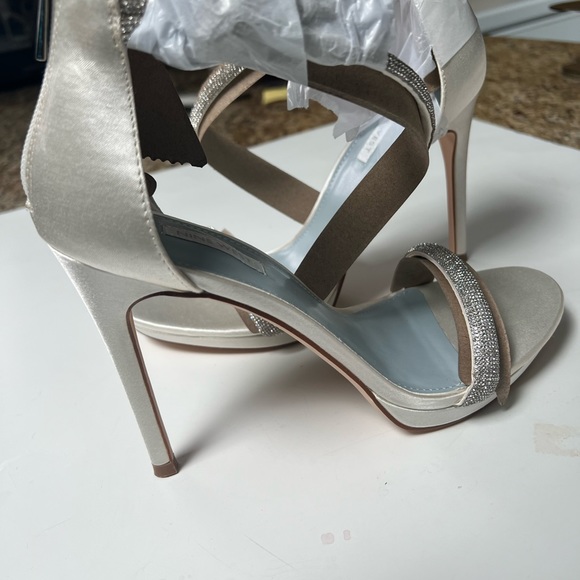 Nine west Lavern women's Strappy Heeled stiletto Sandals Ivory 9m - Picture 8 of 13